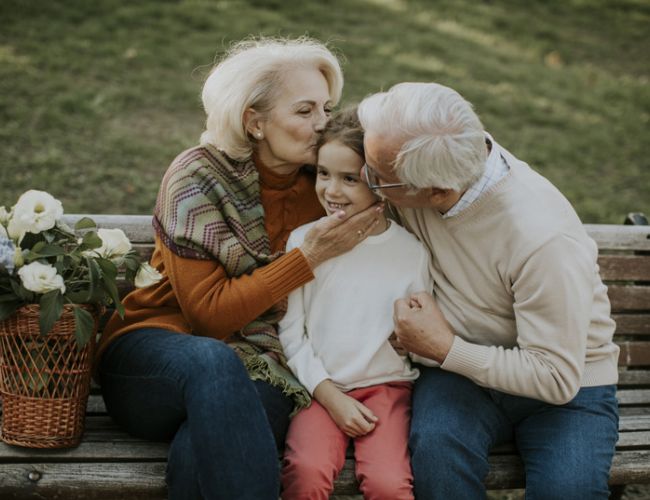 La scienza: i nonni sono alleati preziosi per la salute mentale dei bambini
